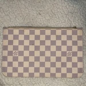 Louis Vuitton AUTHENTIC clutch/wallet.